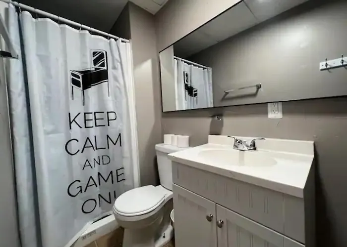 Apartment Crew Housing Sleeps 28 7br With 15 Beds And 4 Baths Pittsburgh