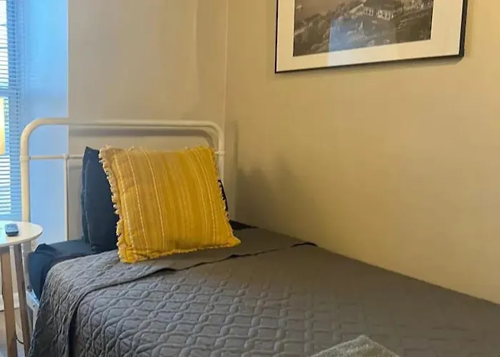 Crew Housing Sleeps 28 7br With 15 Beds And 4 Baths *