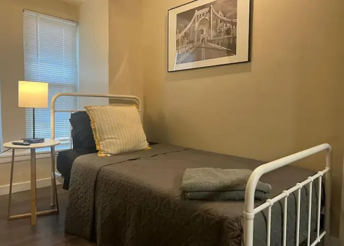 Crew Housing Sleeps 28 7br With 15 Beds And 4 Baths Apartment
