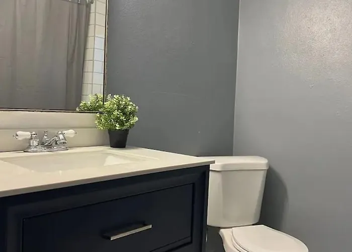Apartment Crew Housing Sleeps 28 7br With 15 Beds And 4 Baths