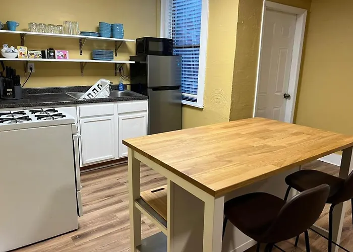 Crew Housing Sleeps 28 7br With 15 Beds And 4 Baths Apartment *